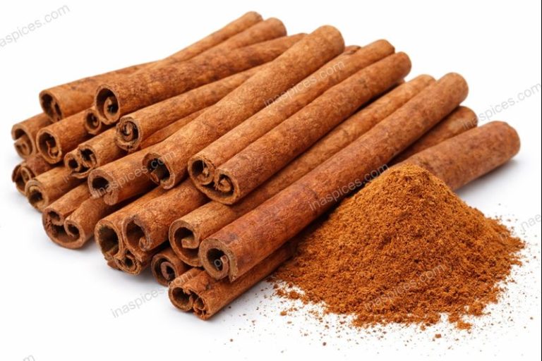 Gambar kulit kayu manis kering dan bubuk